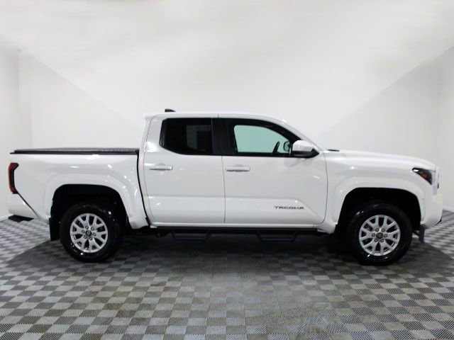 Certified 2024 Toyota Tacoma SR5 AWD/4WD image 6