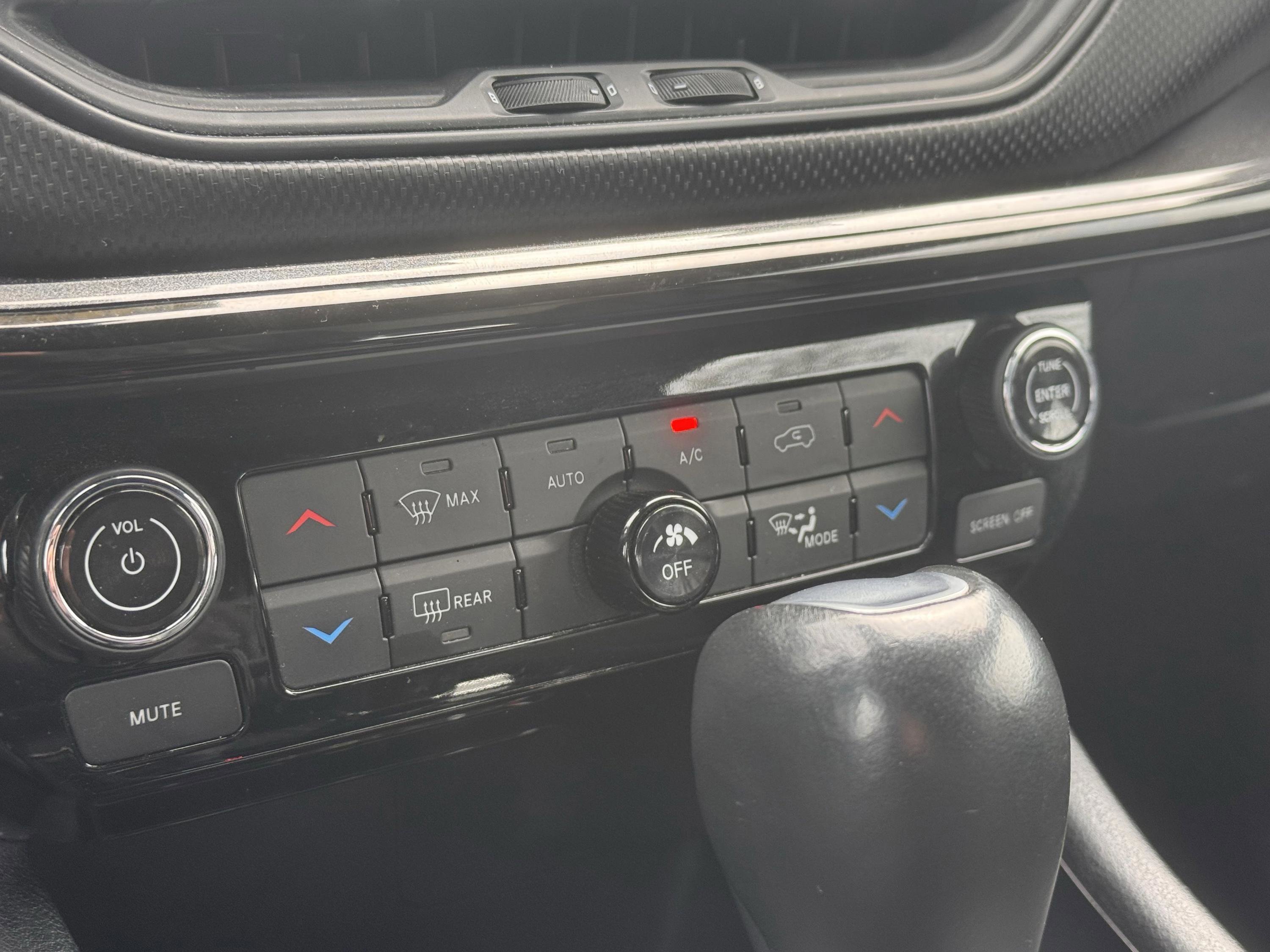 Used 2023 Jeep Compass Altitude w/ Convenience Group image 18