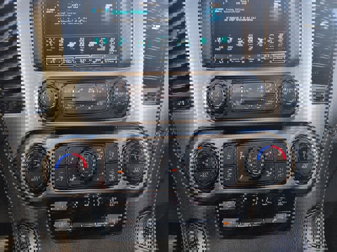 Used 2019 Chevrolet Suburban Premier image 30