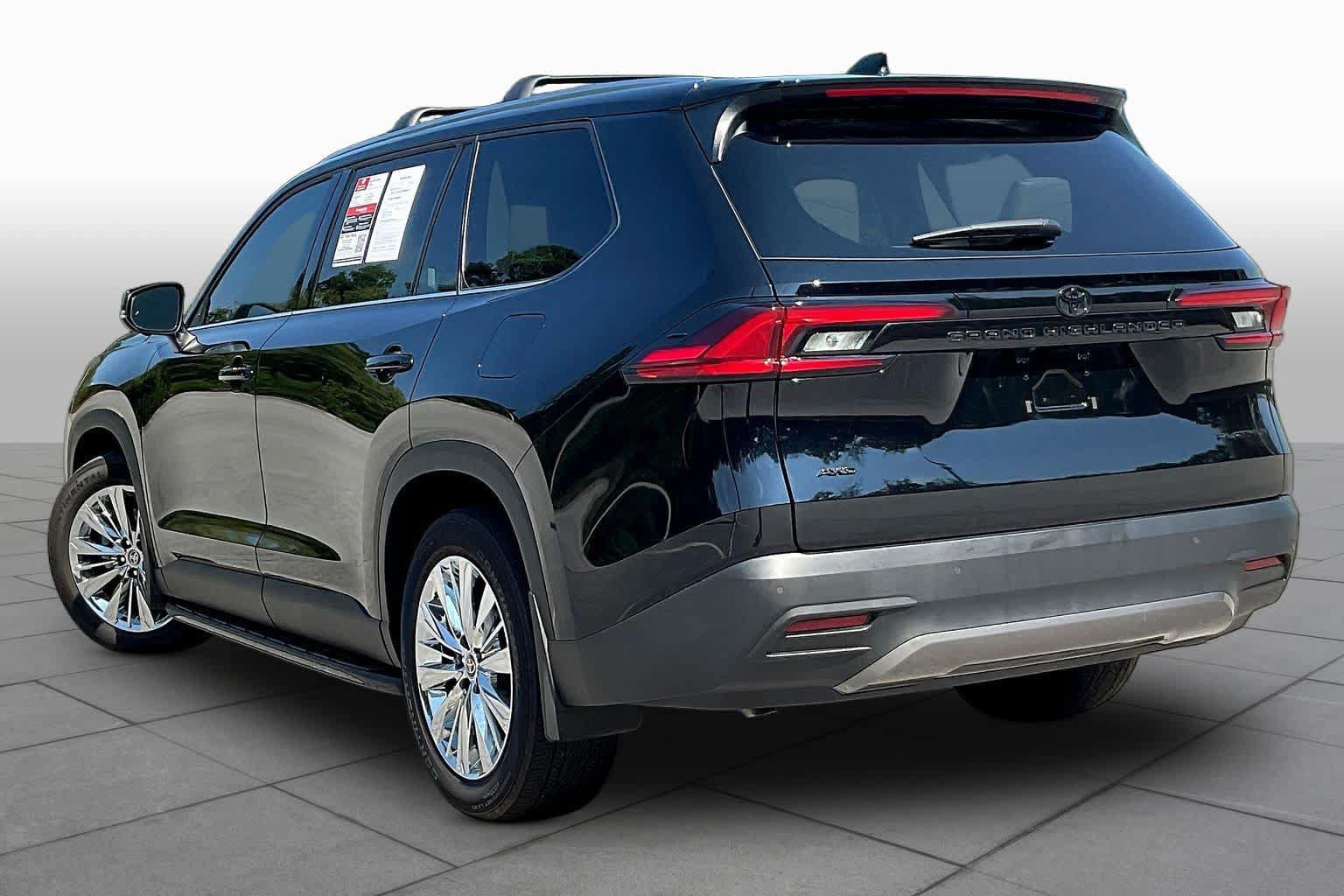 Used 2025 Toyota Grand Highlander AWD image 12