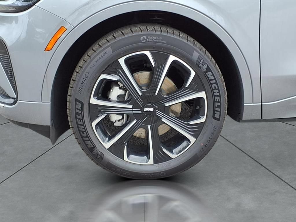 New 2025 Lincoln Nautilus Reserve AWD/4WD image 12