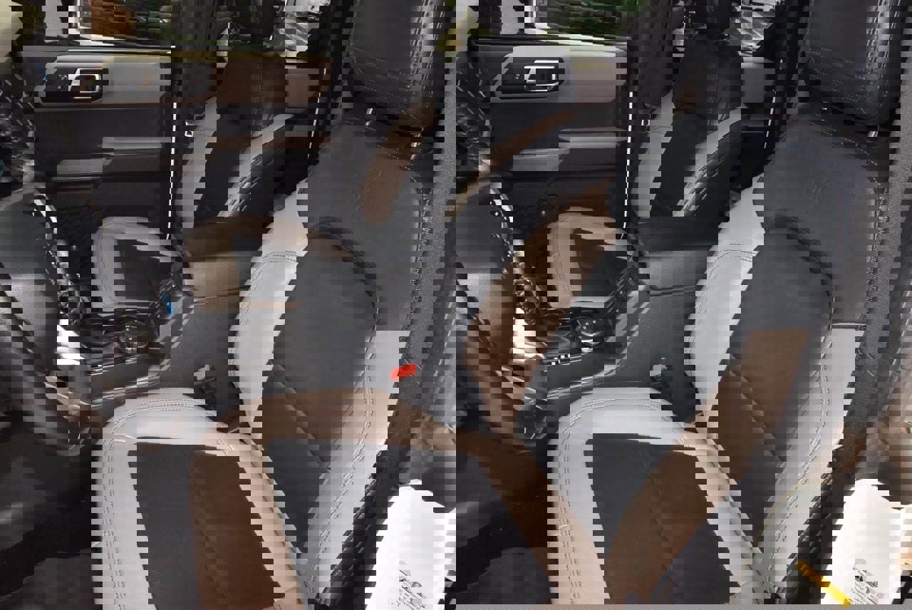 Used 2023 Ford Bronco Wildtrak image 38