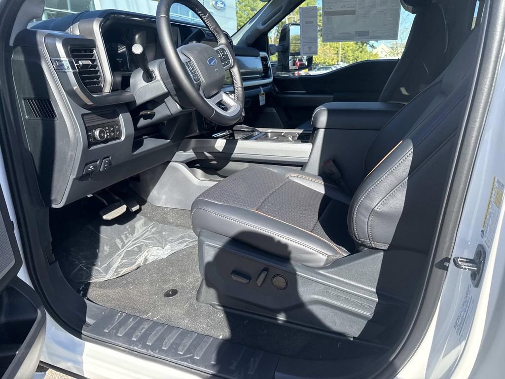 New 2026 Ford F350 Lariat w/ Black Appearance Package image 8