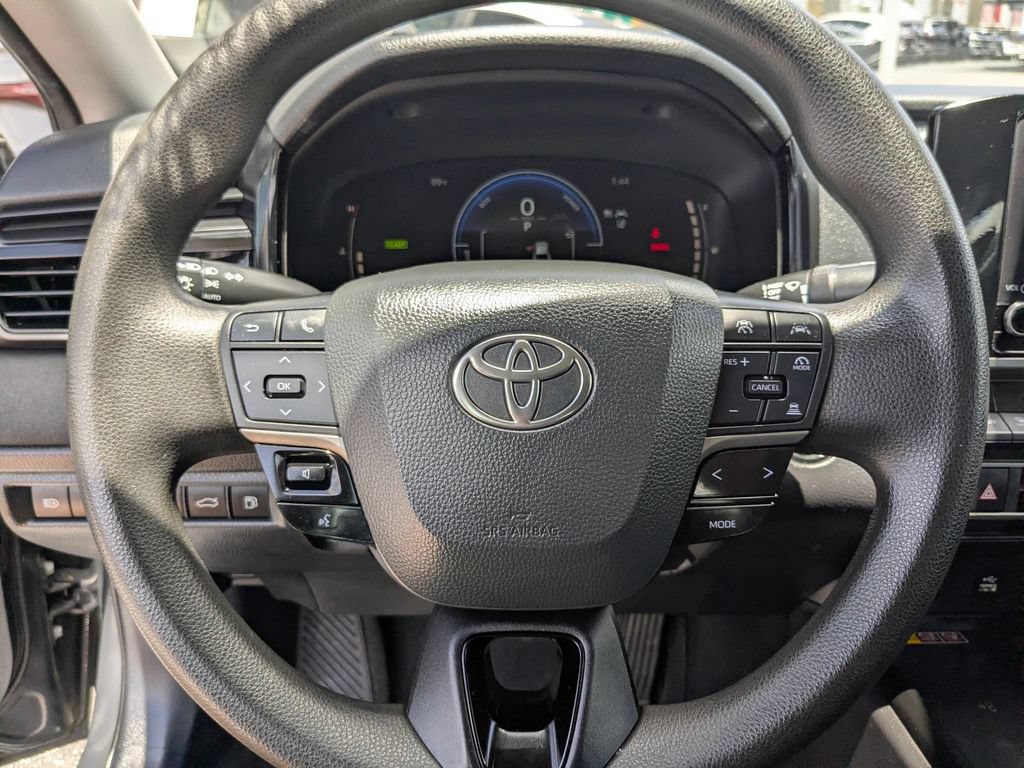 Used 2025 Toyota Camry LE FWD image 16