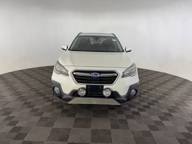 Used 2019 Subaru Outback 3.6R Touring w/ Popular Package #3A image 2