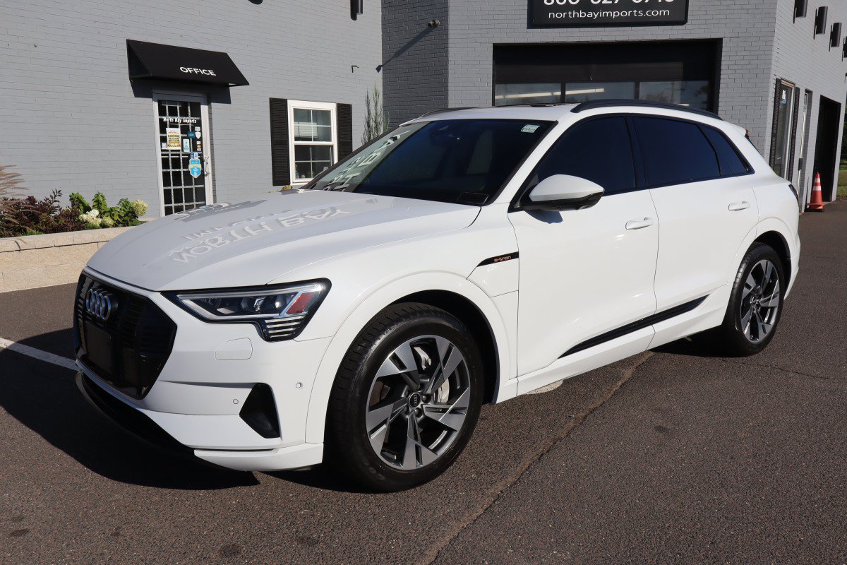 Used 2021 Audi e-tron Premium w/ Convenience Plus Package AWD/4WD image 3