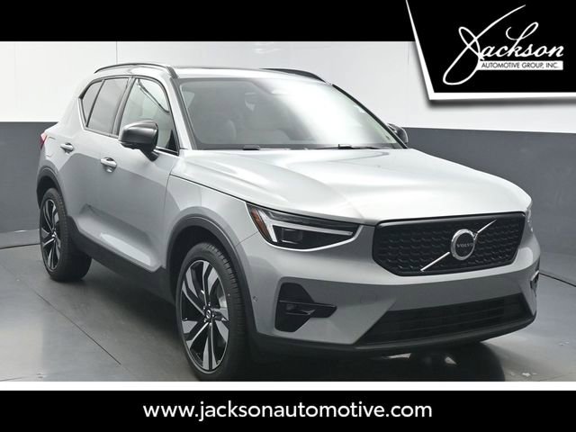 New 2026 Volvo XC40 B5 Ultra w/ Protection Package Premier