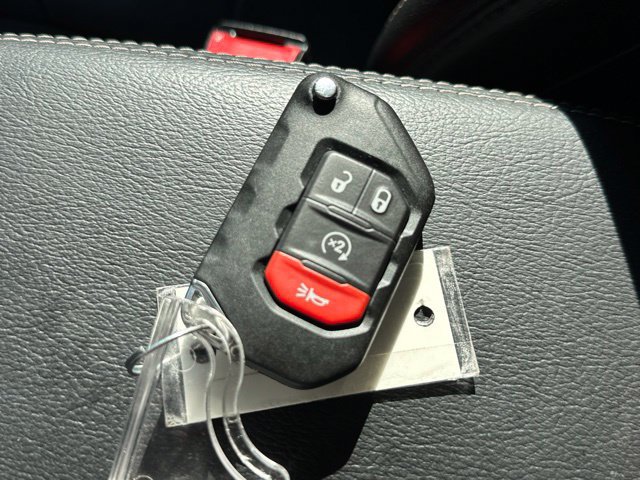 Used 2023 Jeep Wrangler Unlimited Sahara w/ Cold Weather Group AWD/4WD image 2