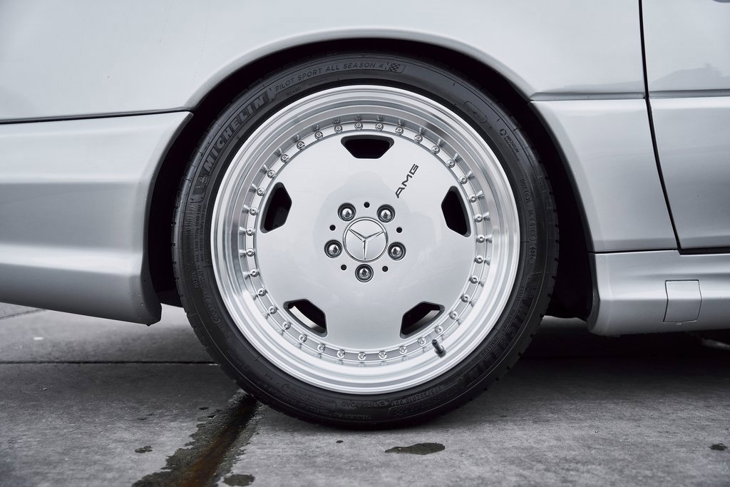 Used 2002 Mercedes-Benz SL 500 w/ SL2 Option Pkg image 19