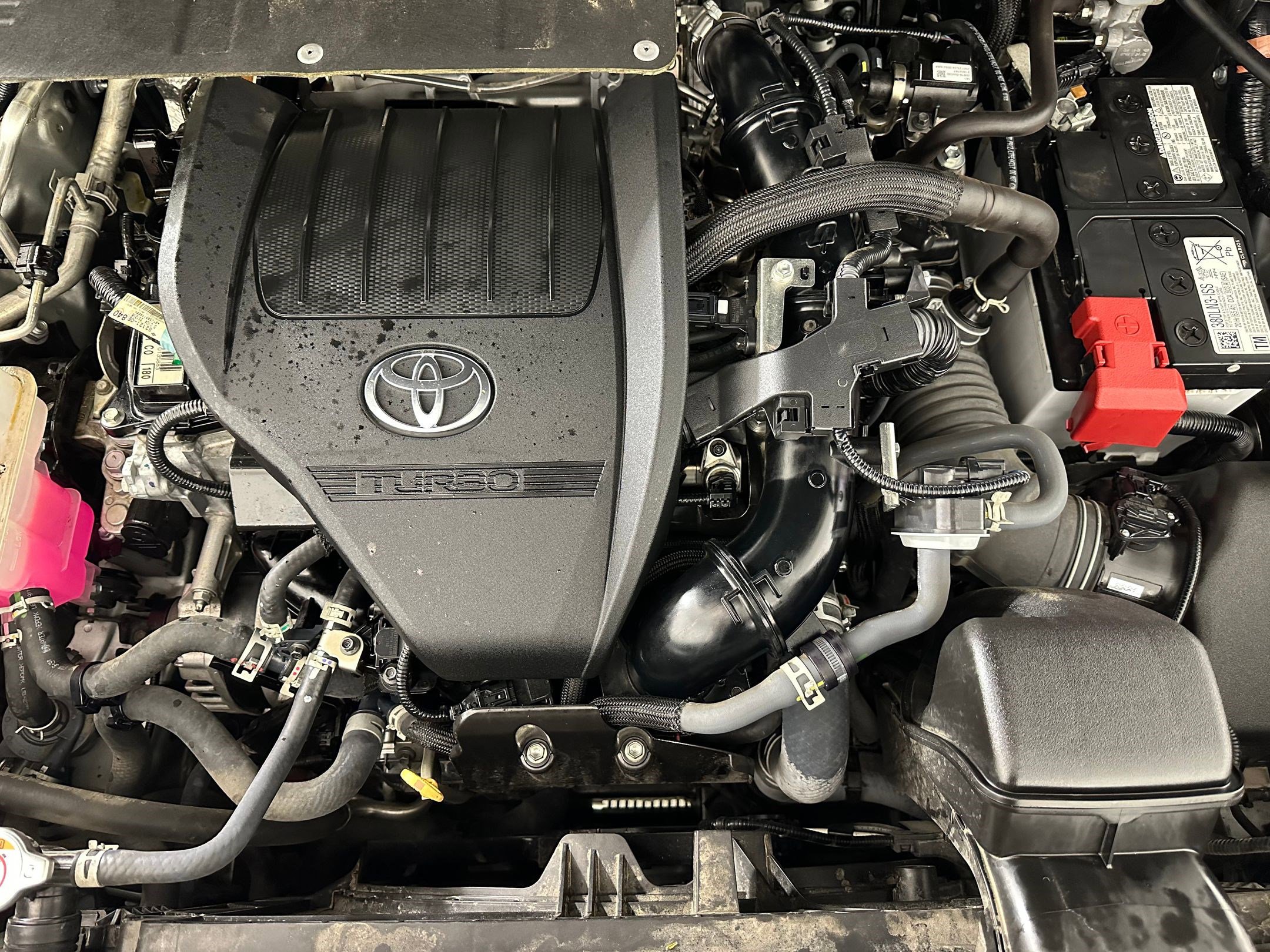 Used 2024 Toyota Highlander LE image 32