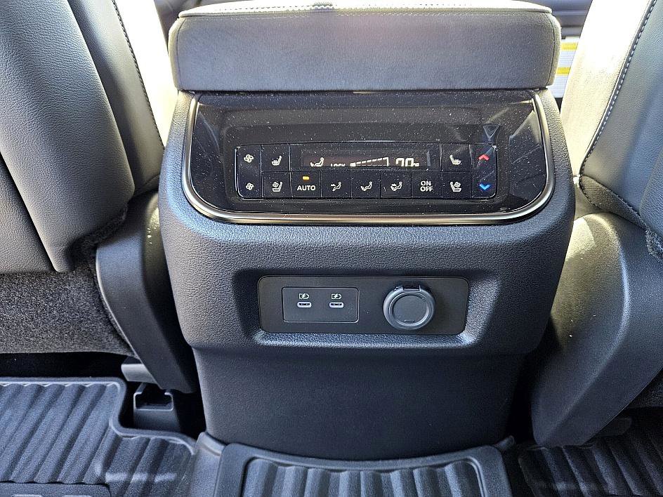 New 2026 INFINITI QX80 4WD w/ Sport Exterior Package image 11