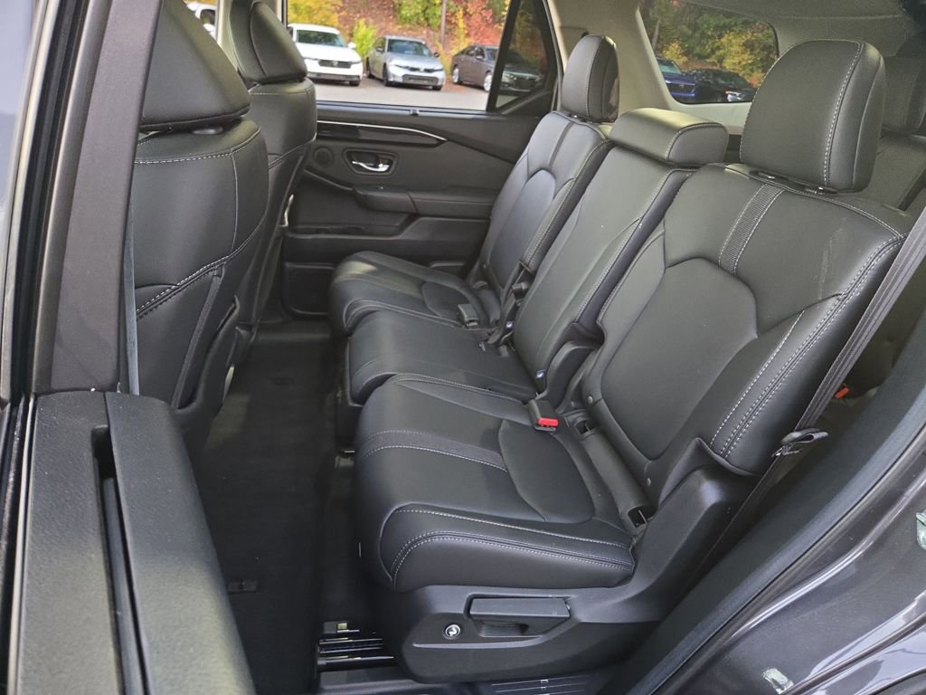 Used 2025 Honda Pilot EX-L image 26