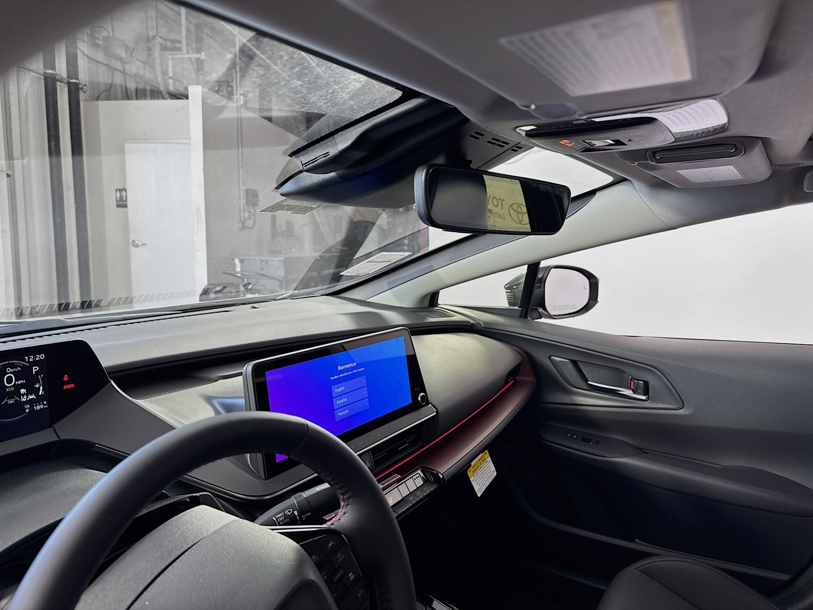 Used 2025 Toyota Prius Plug-In Hybrid FWD image 6
