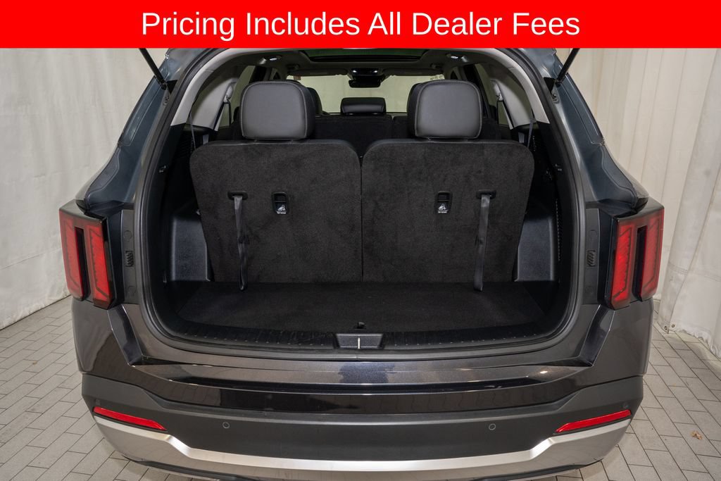 Used 2025 Kia Sorento S w/ Panoramic Sunroof Package FWD image 5