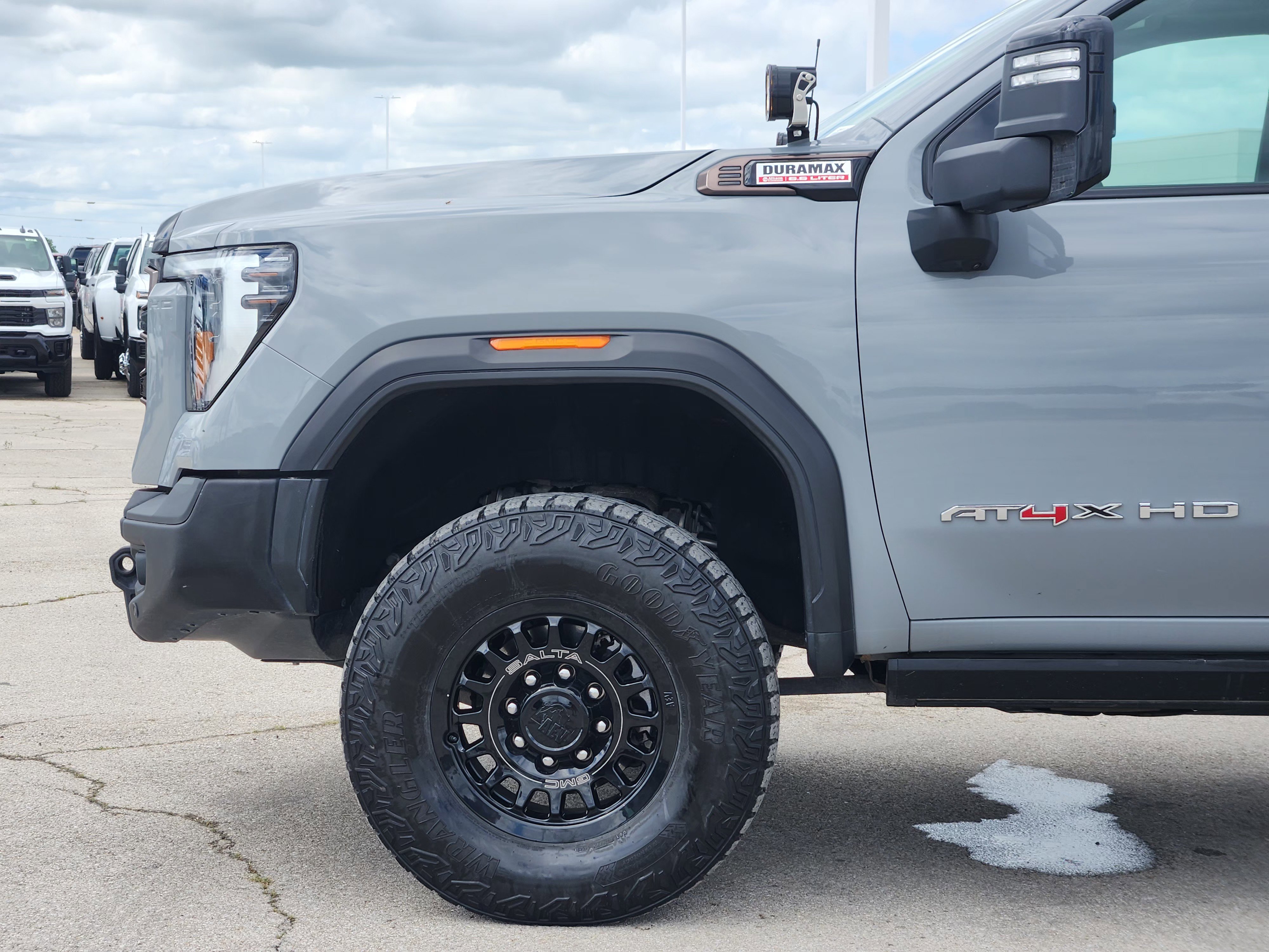 Used 2024 GMC Sierra 2500 AT4X w/ AT4X AEV Edition AWD/4WD image 9