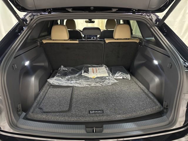 New 2025 Volkswagen Atlas Cross Sport SE image 38