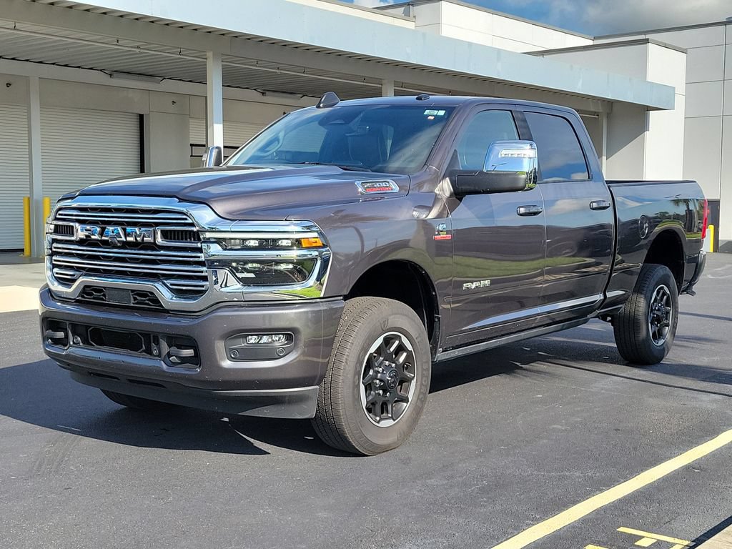 Used 2025 RAM 2500 Laramie AWD/4WD image 3