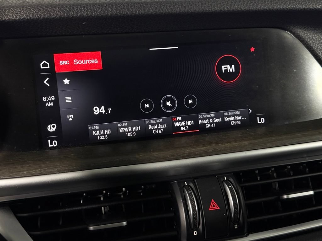 Used 2023 Alfa Romeo Stelvio Ti AWD/4WD image 16