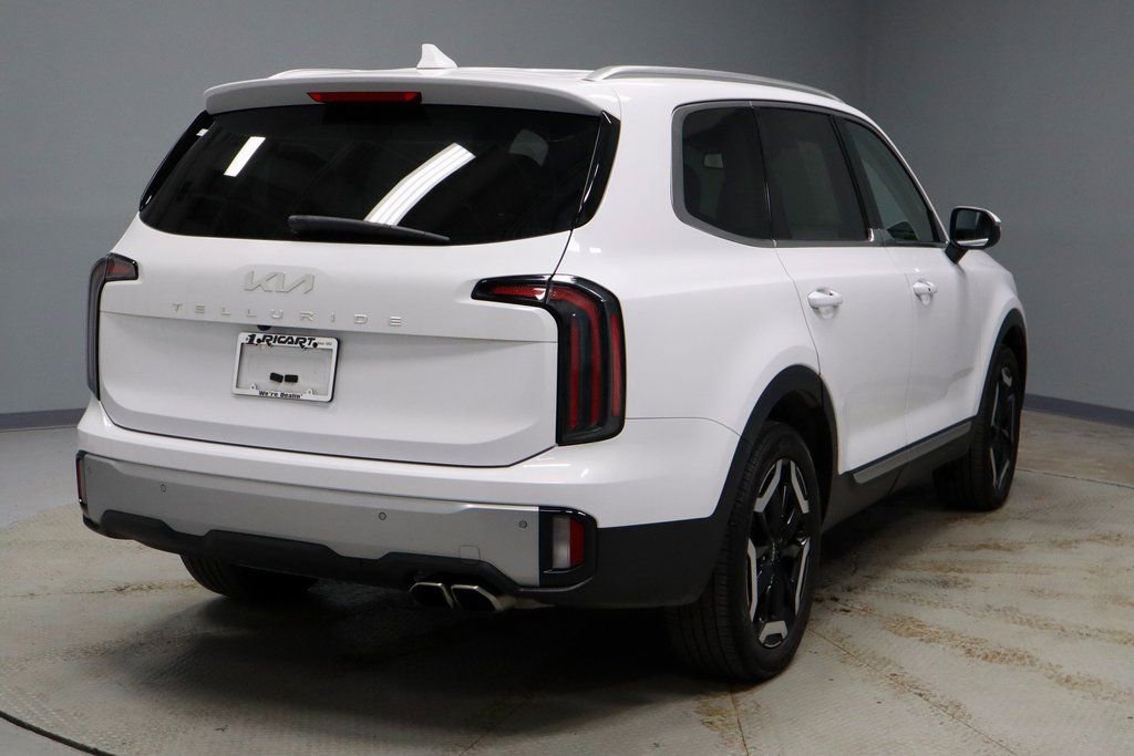 Used 2023 Kia Telluride EX w/ EX Captain's Chair Package image 12