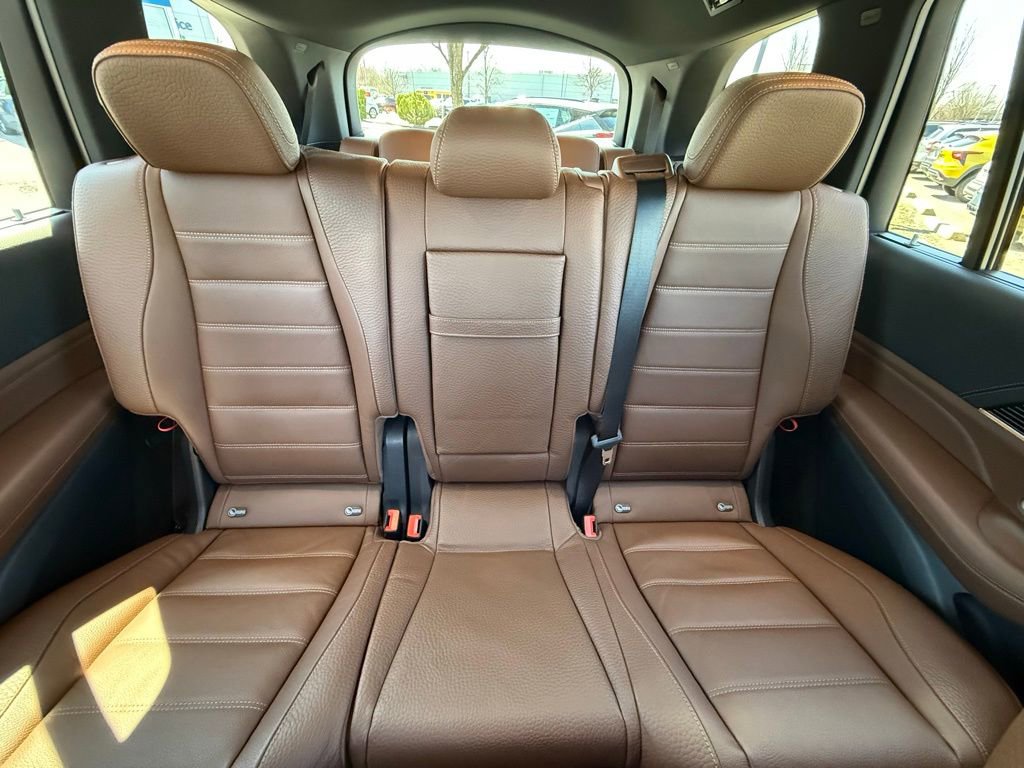 Used 2025 Mercedes-Benz GLS 580 4MATIC image 36