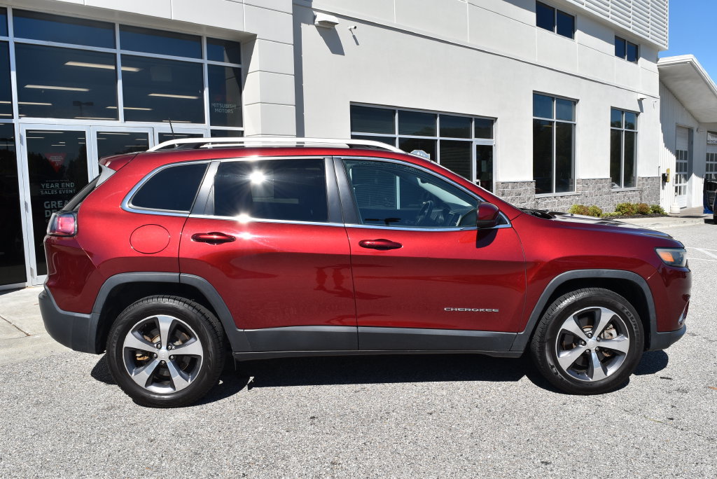 Used 2019 Jeep Cherokee Limited AWD/4WD image 2