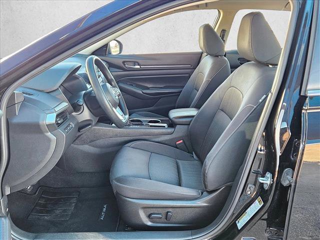 Used 2024 Nissan Altima 2.5 SV image 16