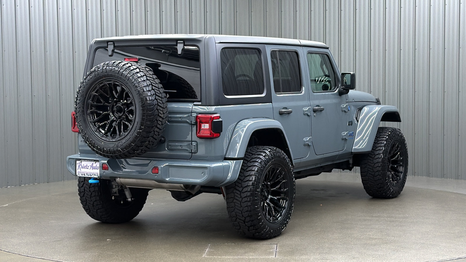 Used 2024 Jeep Wrangler Unlimited w/ Convenience Group AWD/4WD image 5