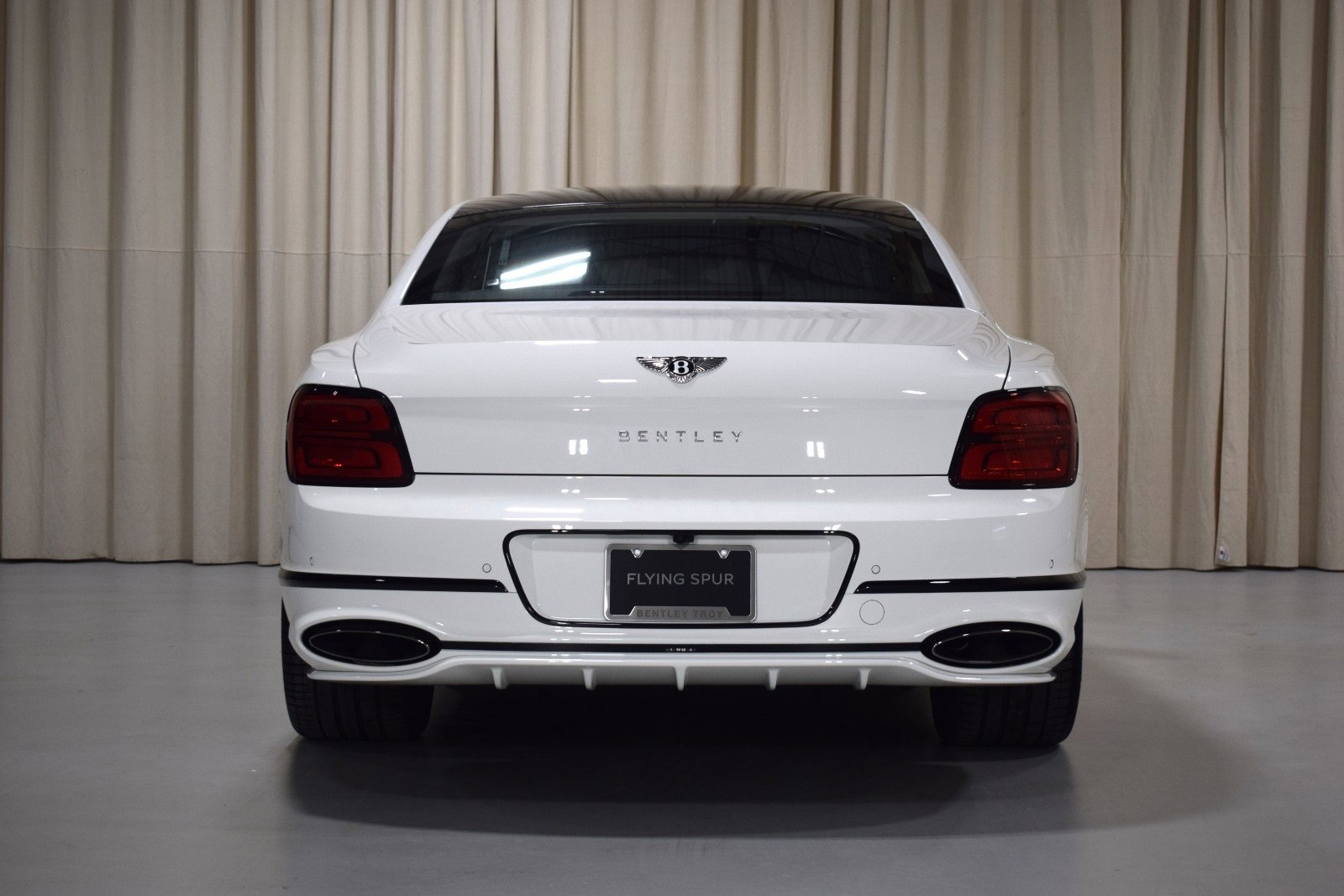 New 2025 Bentley Flying Spur Plug-In Hybrid image 16