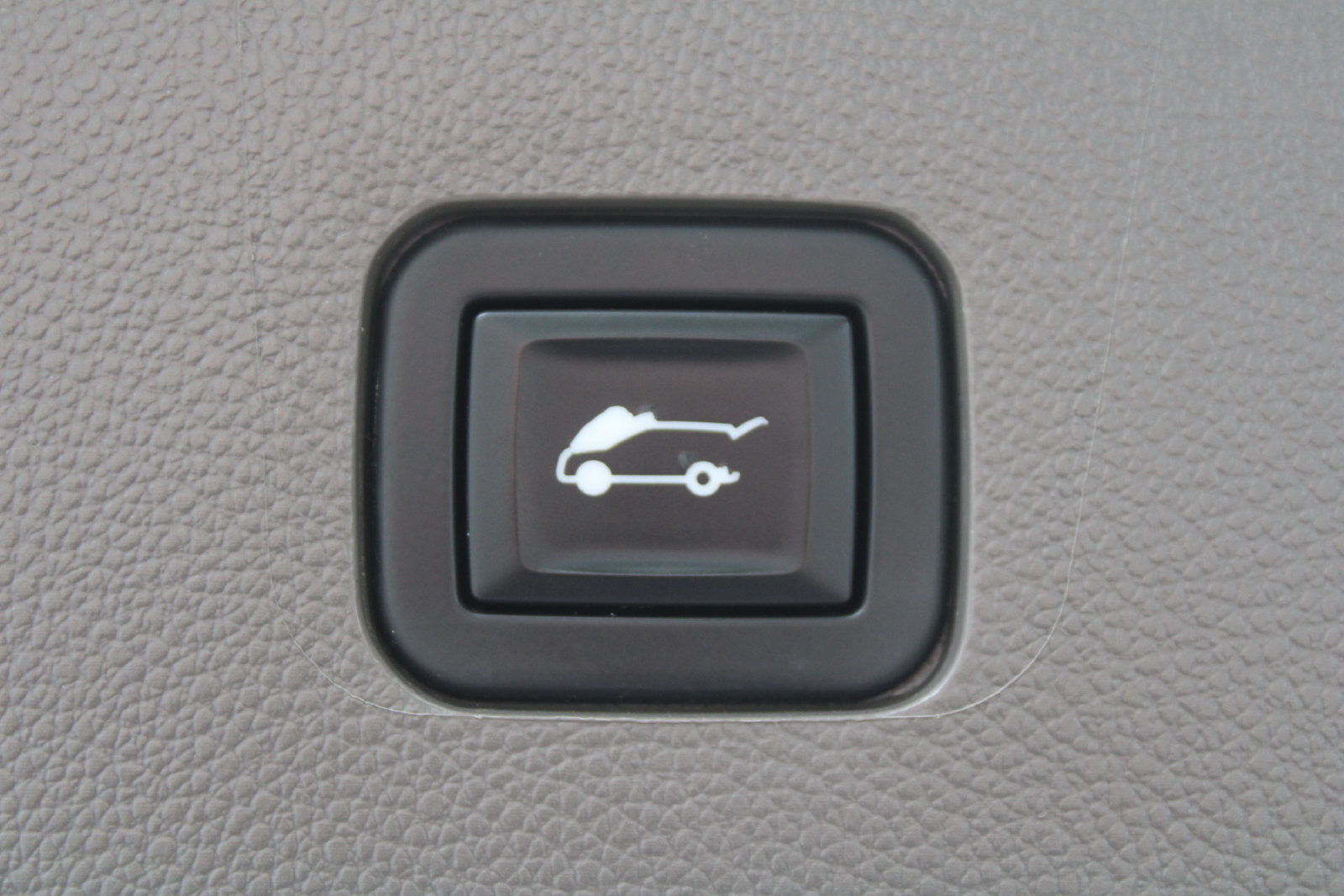 Used 2020 Chevrolet Traverse LT FWD image 11