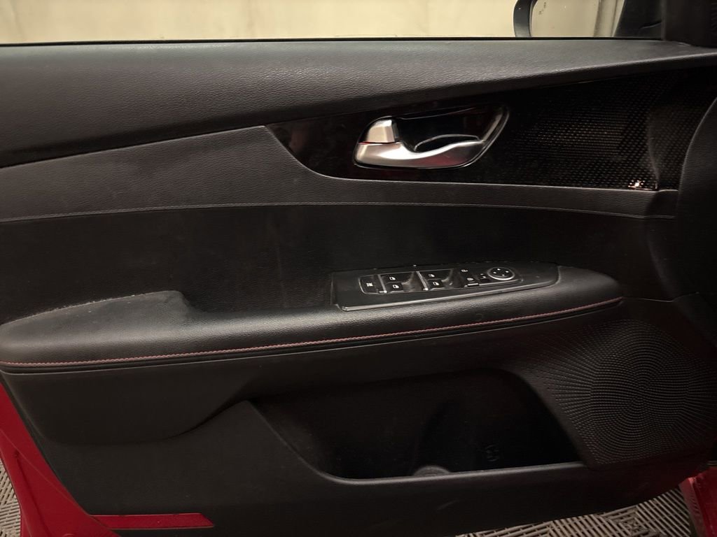 Used 2022 Kia Forte GT image 11