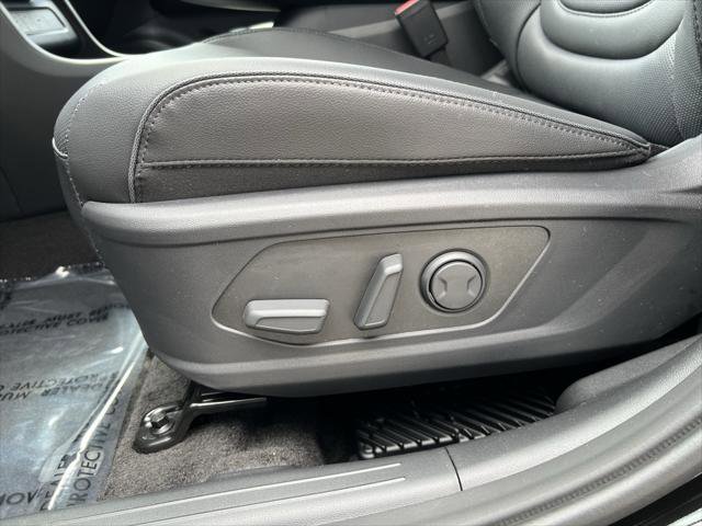New 2025 Hyundai Tucson Limited image 12