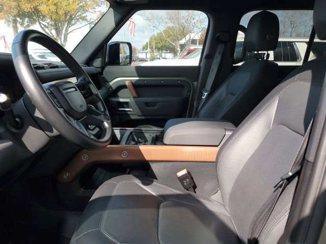 Used 2023 Land Rover Defender 110 X-Dynamic SE image 18