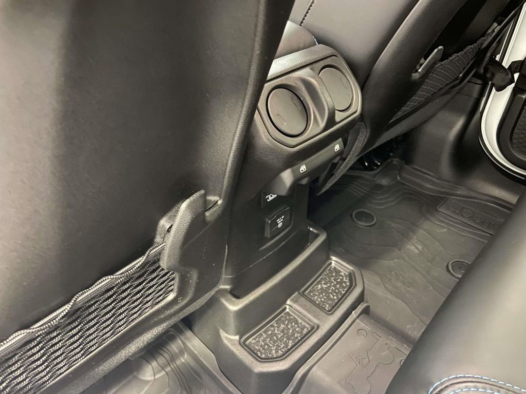 Used 2024 Jeep Wrangler High Altitude AWD/4WD image 18