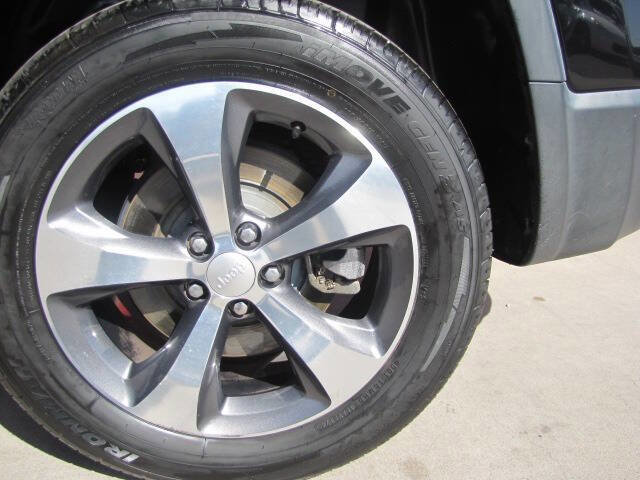 Used 2019 Jeep Cherokee Limited image 21