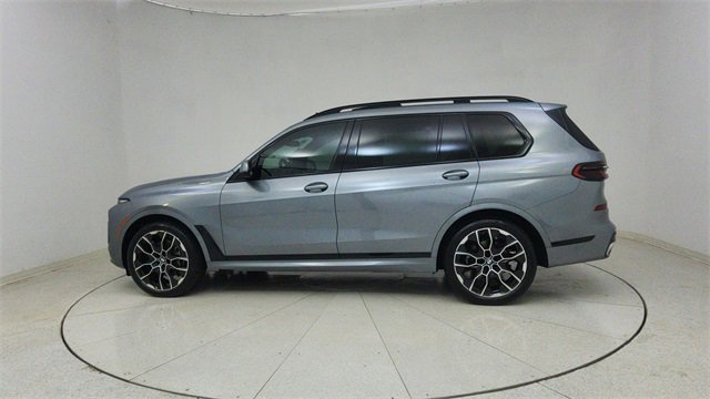 Used 2023 BMW X7 xDrive40i w/ M Sport Package image 75