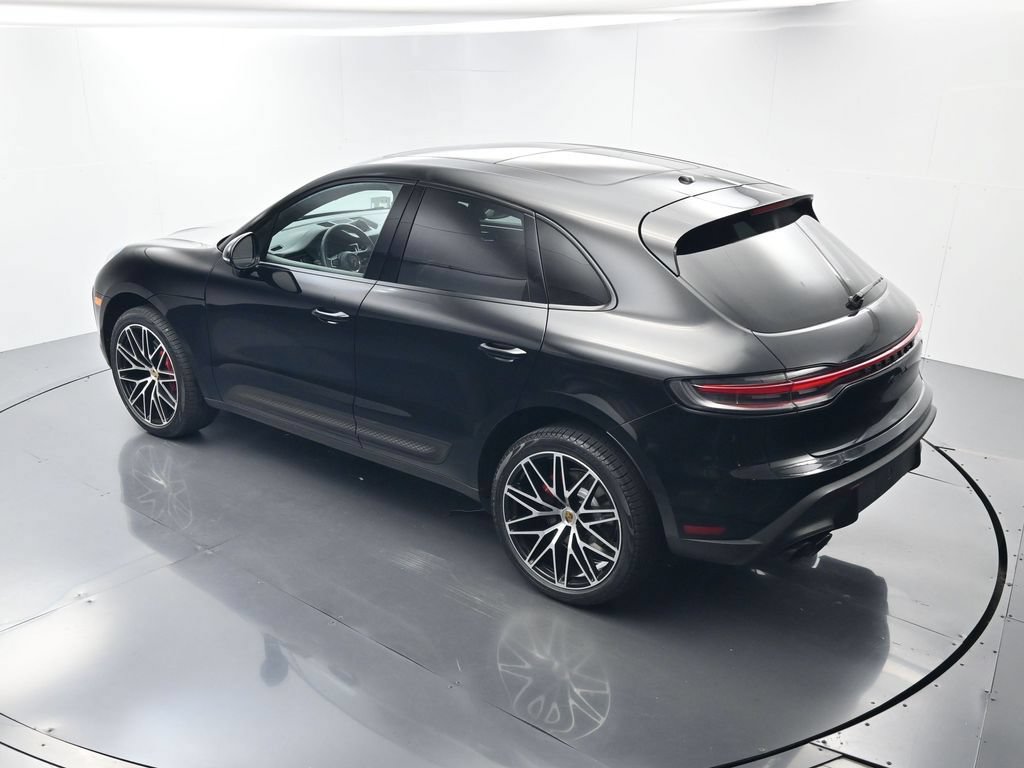 Certified 2023 Porsche Macan S AWD/4WD image 37