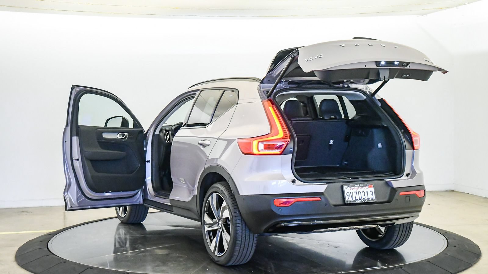 Certified 2026 Volvo XC40 B5 Ultra w/ Protection Package Premier AWD/4WD image 26