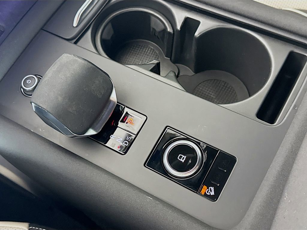 Used 2024 Land Rover Discovery Dynamic SE image 20