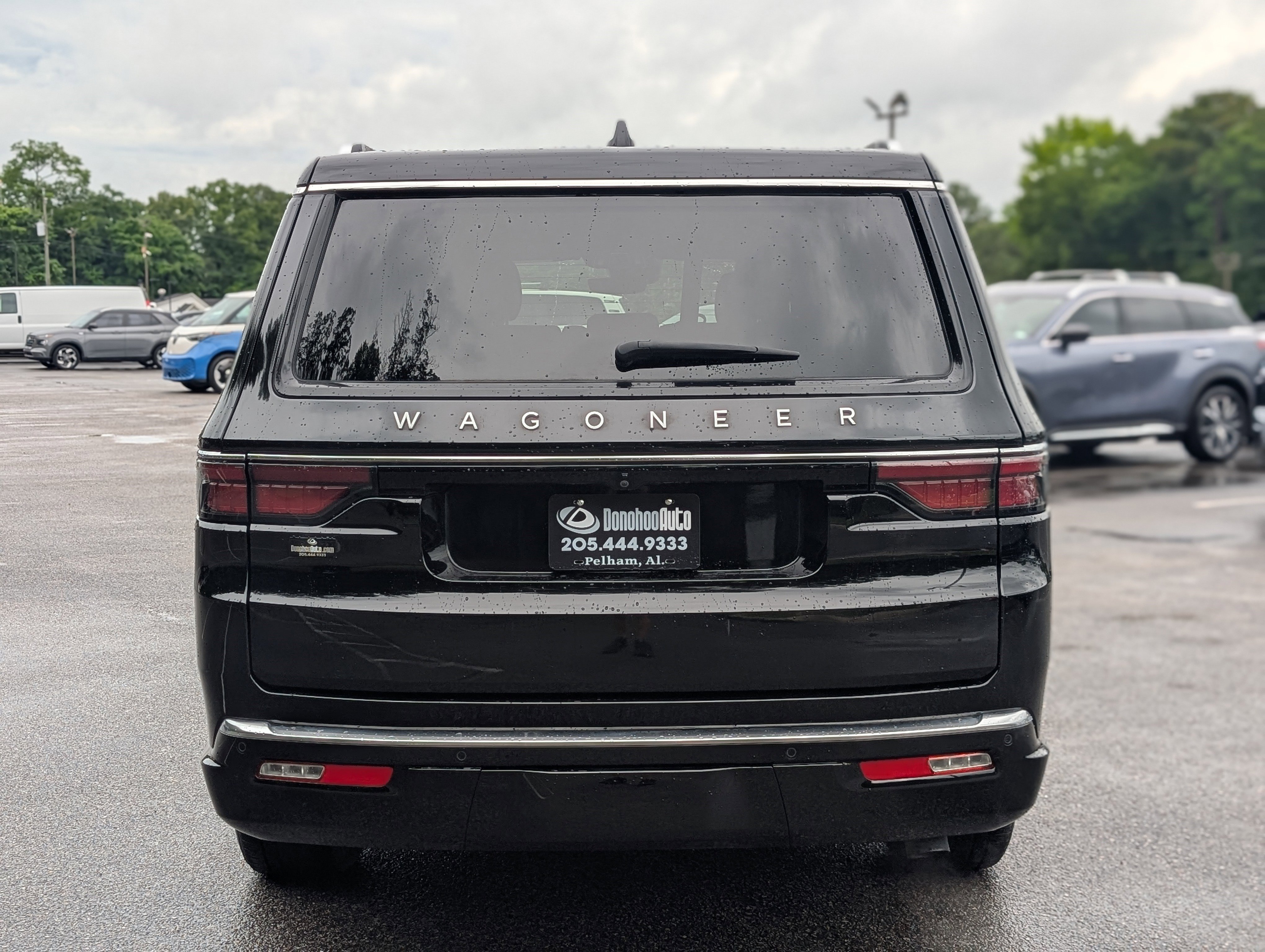 Used 2025 Jeep Wagoneer L Series III AWD/4WD image 8