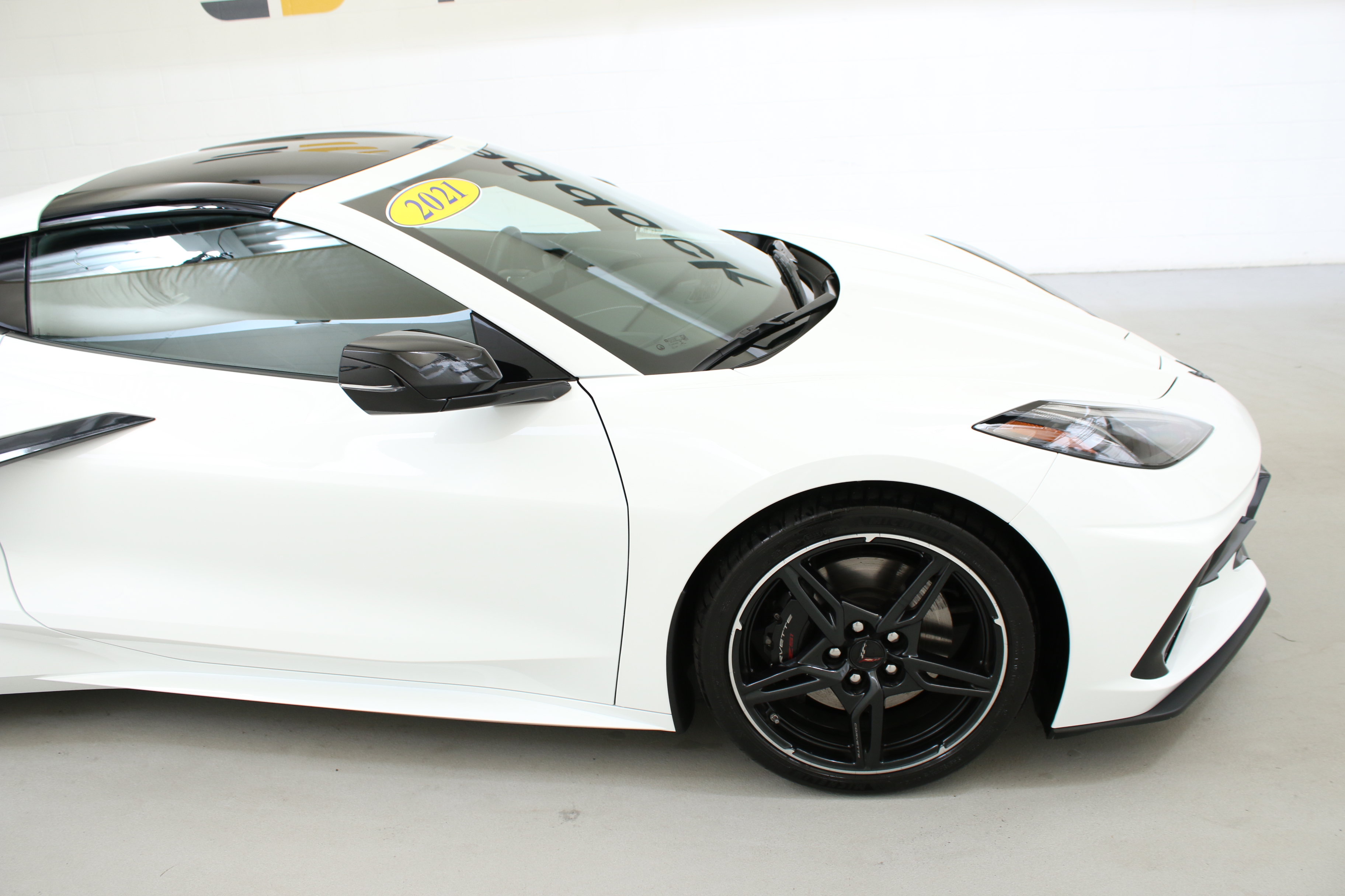 Used 2021 Chevrolet Corvette Stingray Coupe w/ Z51 Performance Package RWD image 11
