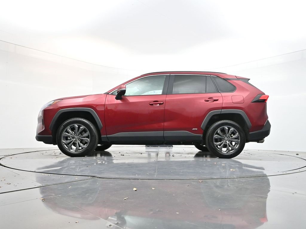 Used 2023 Toyota RAV4 XLE Premium image 29