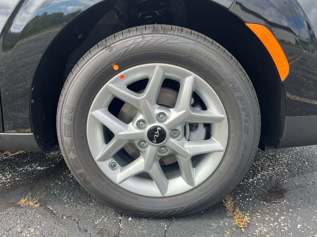 New 2025 Kia Soul S image 11