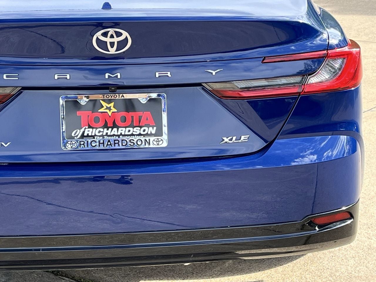 Used 2025 Toyota Camry XLE w/ Premium Package image 6