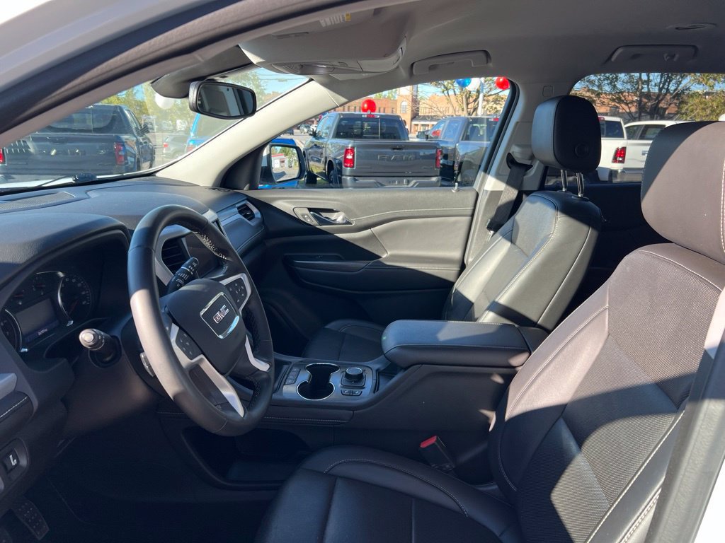 Used 2023 GMC Acadia SLT AWD/4WD image 19