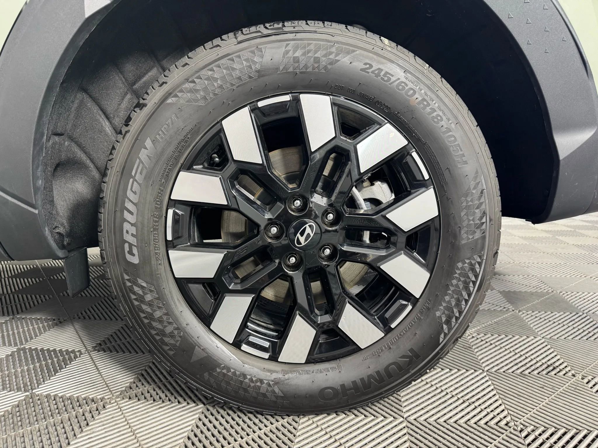 Used 2025 Hyundai Santa Cruz SE AWD/4WD image 41