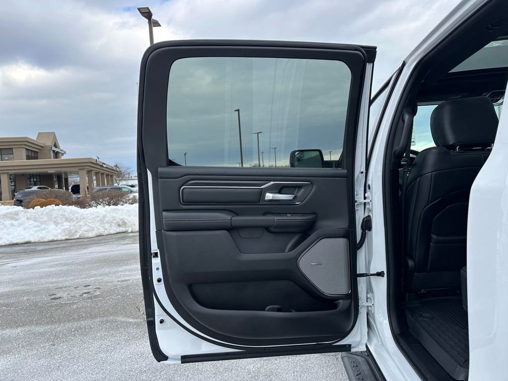 New 2026 RAM 1500 Laramie AWD/4WD image 9