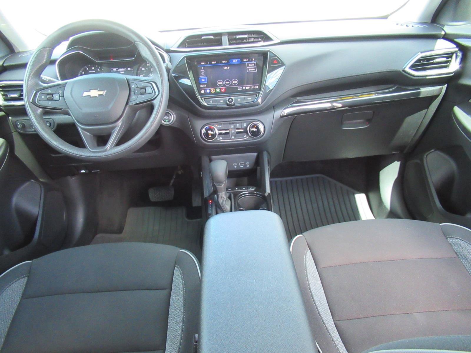 Used 2023 Chevrolet TrailBlazer LT w/ Convenience Package FWD image 13