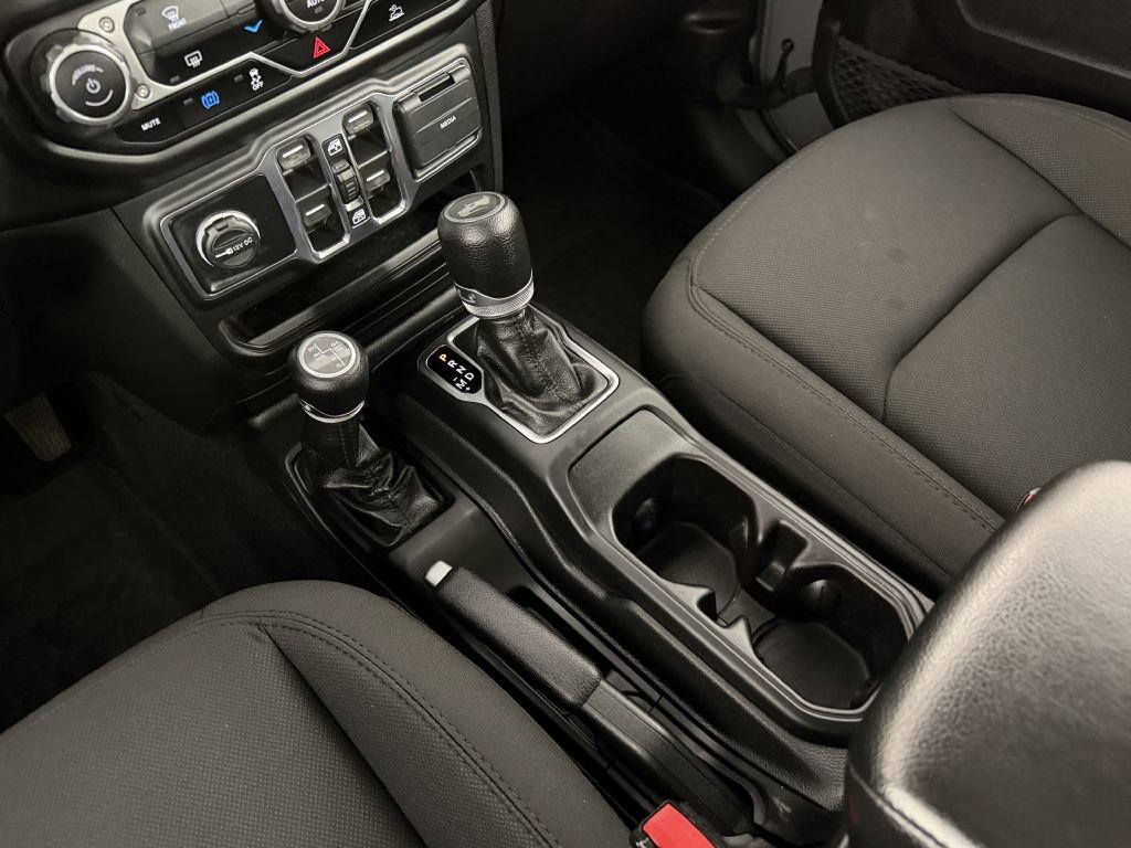 Used 2023 Jeep Wrangler Unlimited AWD/4WD image 29