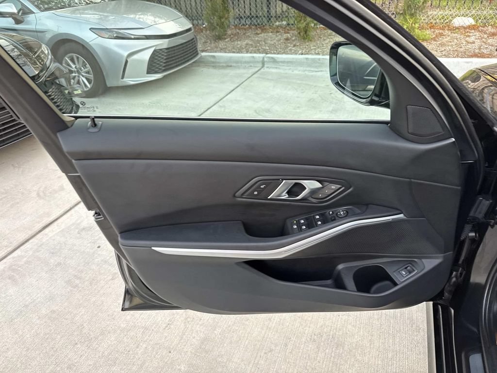 Used 2024 BMW 330i Sedan RWD image 23