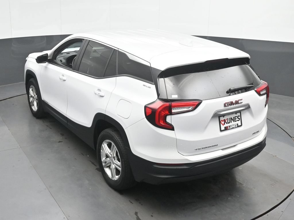 Used 2024 GMC Terrain SLE AWD/4WD image 37